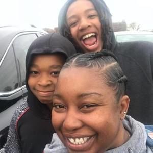 Meet your Posher, Tenisha